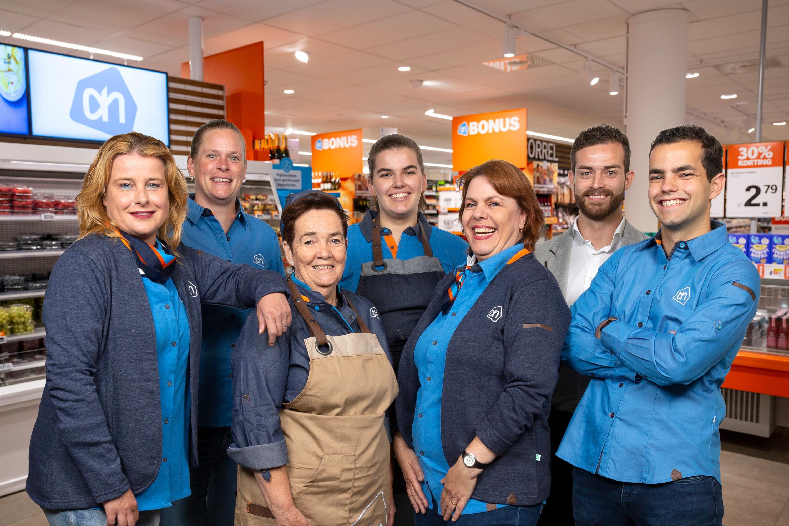 Het winkelteam uit Sevenum. Foto - Albert Heijn Jan Linders, Andries van der Ree.jpeg